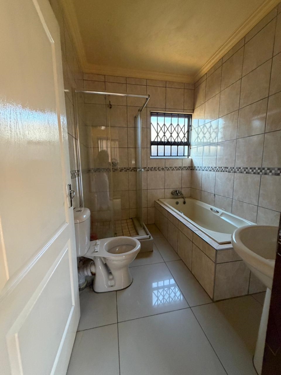 2 Bedroom Property for Sale in Ikageng North West
